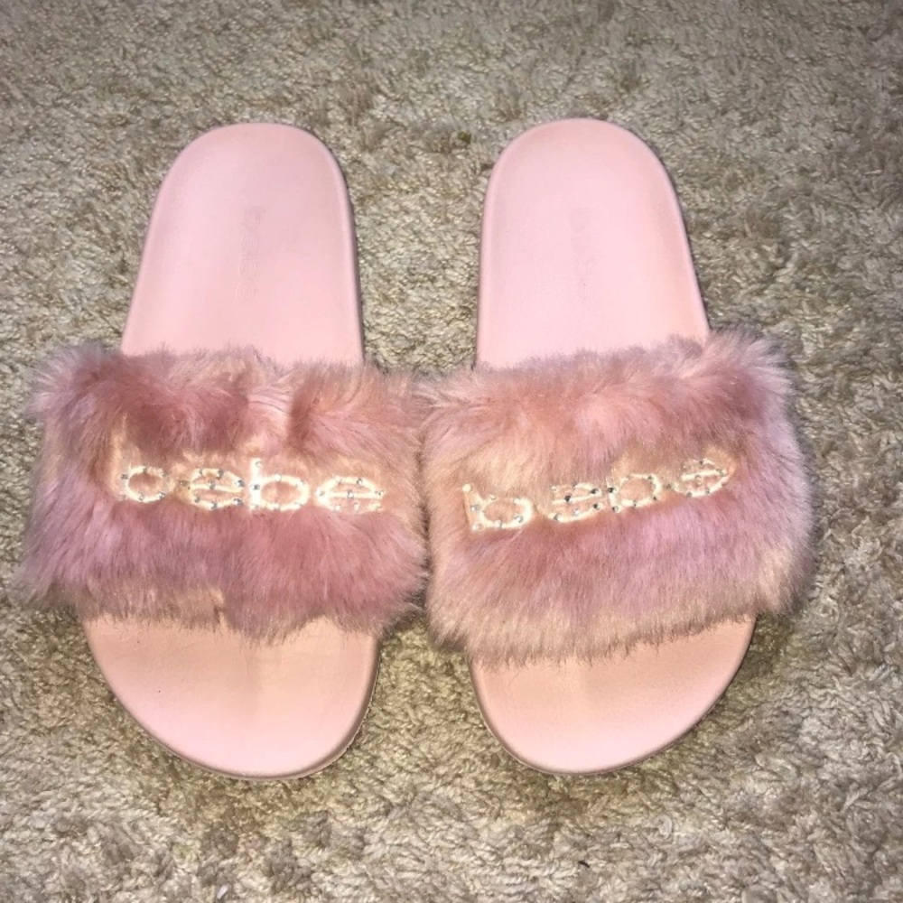 Bebe fur slides